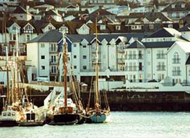 Blue Chip Vacations-Moorings Reach