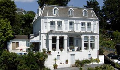 Non-smoking B&B within walking distance of harbour