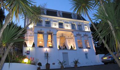 Non-smoking B&B within walking distance of harbour