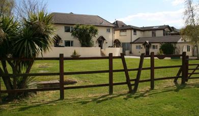 Crossways & Sea View Cottages and Apartments